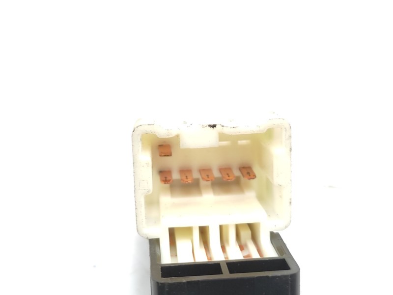 Recambio de mando elevalunas delantero derecho para nissan patrol gr v wagon (y61) 3.0 dti referencia OEM IAM  25410V000 