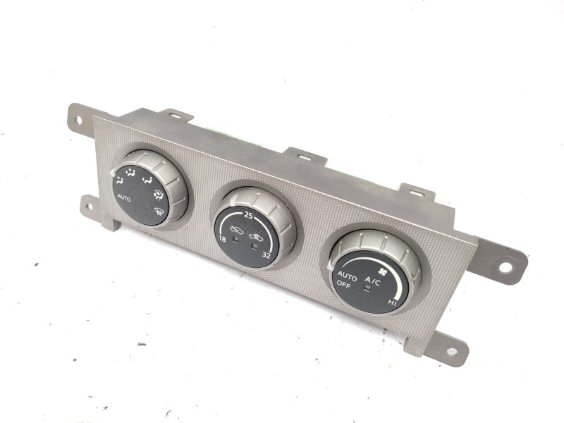 Recambio de mando climatizador para nissan patrol gr v wagon (y61) 3.0 dti referencia OEM IAM 27510VD200  