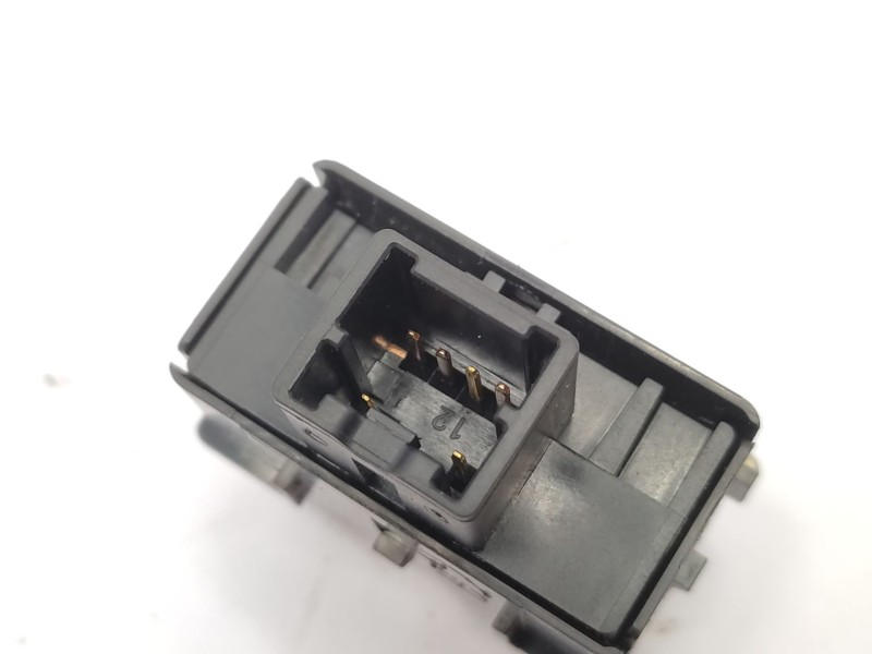 Recambio de interruptor para nissan patrol gr v wagon (y61) 3.0 dti referencia OEM IAM   
