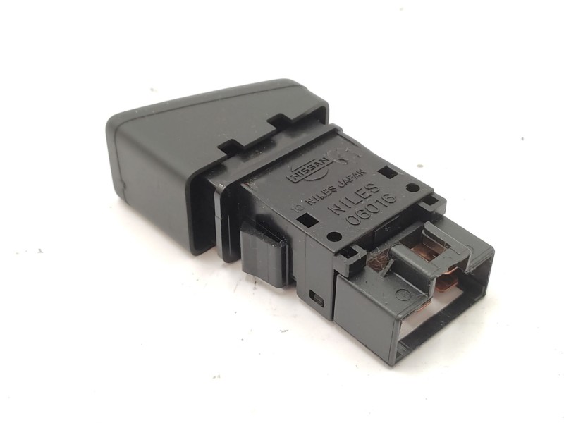 Recambio de interruptor para nissan patrol gr v wagon (y61) 3.0 dti referencia OEM IAM   