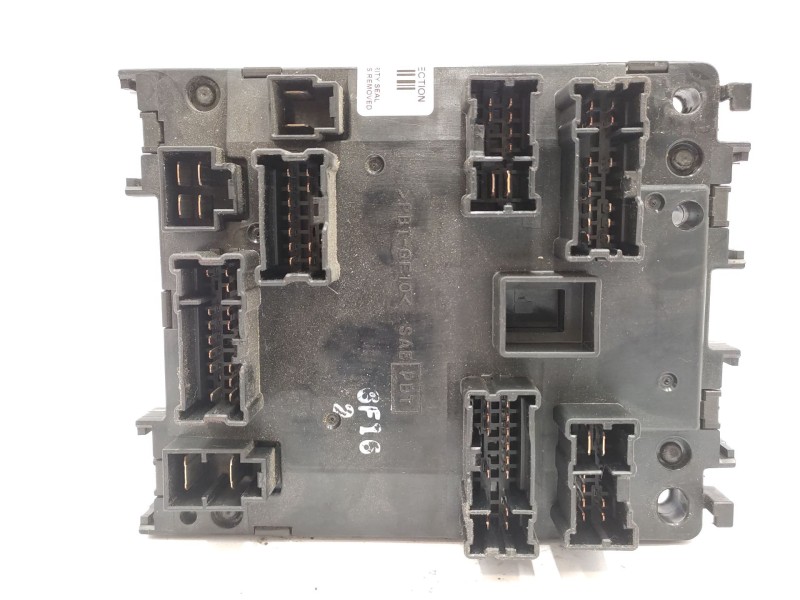 Recambio de caja reles / fusibles para nissan patrol gr v wagon (y61) 3.0 dti referencia OEM IAM   