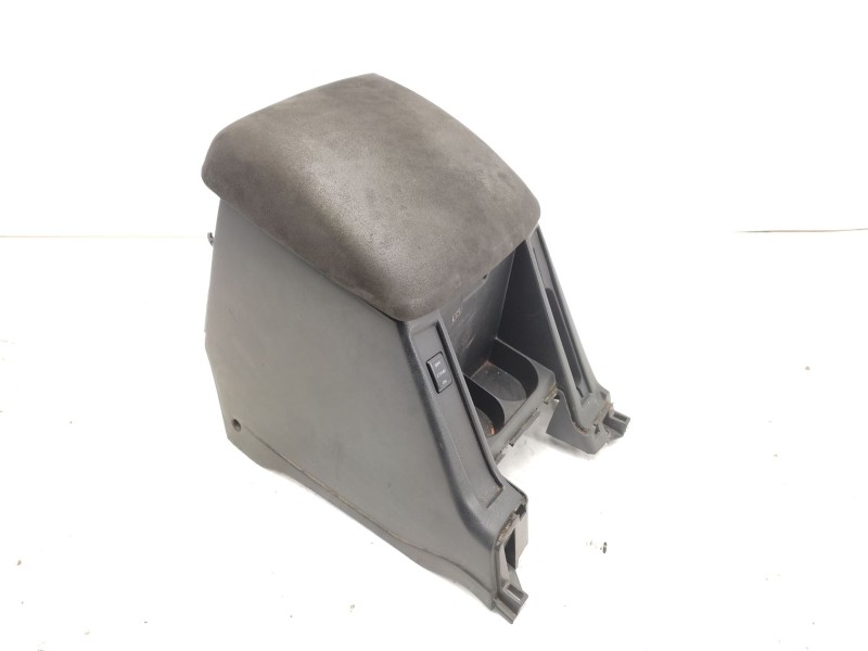 Recambio de apoyabrazos central para nissan patrol gr v wagon (y61) 3.0 dti referencia OEM IAM   