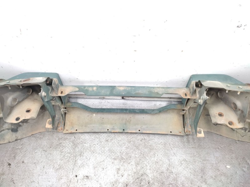 Recambio de paragolpes delantero para nissan patrol gr v wagon (y61) 3.0 dti referencia OEM IAM  62010VB000 