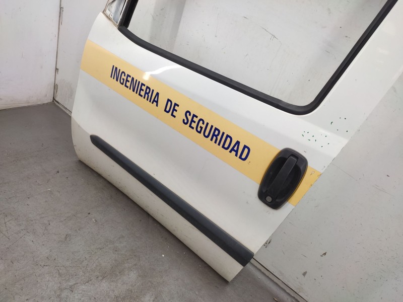 Recambio de puerta delantera izquierda para opel combo furgón/monospace (x12) 1.3 cdti (b05) referencia OEM IAM 95509348  
