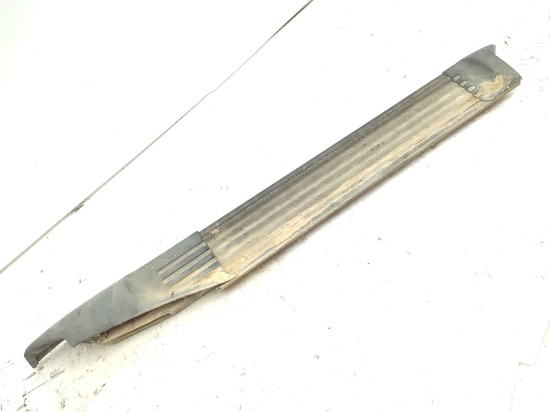 Recambio de estribo para nissan patrol gr v wagon (y61) 3.0 dti referencia OEM IAM   
