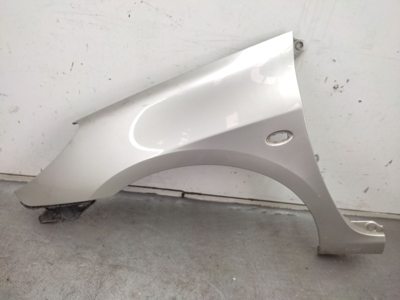 Recambio de aleta delantera izquierda para kia carnival ii (gq) 2.9 crdi referencia OEM IAM  0K55A52211 