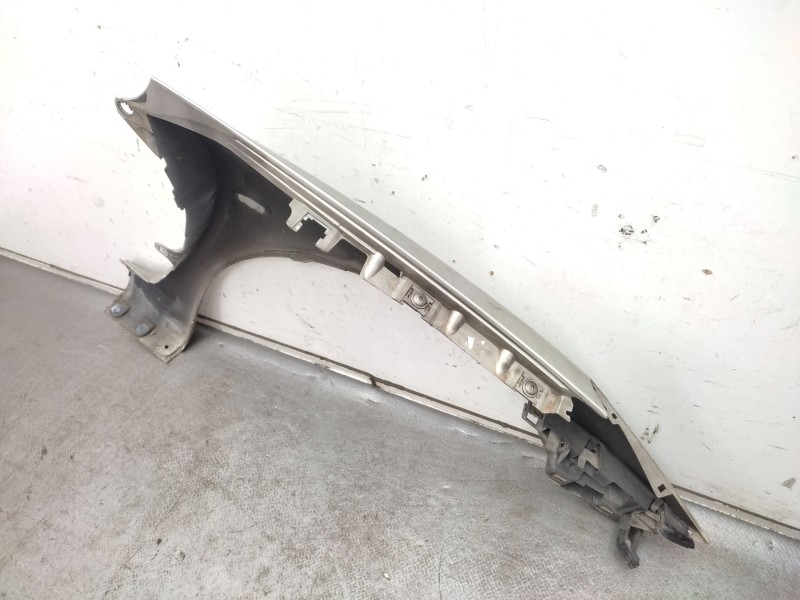 Recambio de aleta delantera izquierda para kia carnival ii (gq) 2.9 crdi referencia OEM IAM  0K55A52211 