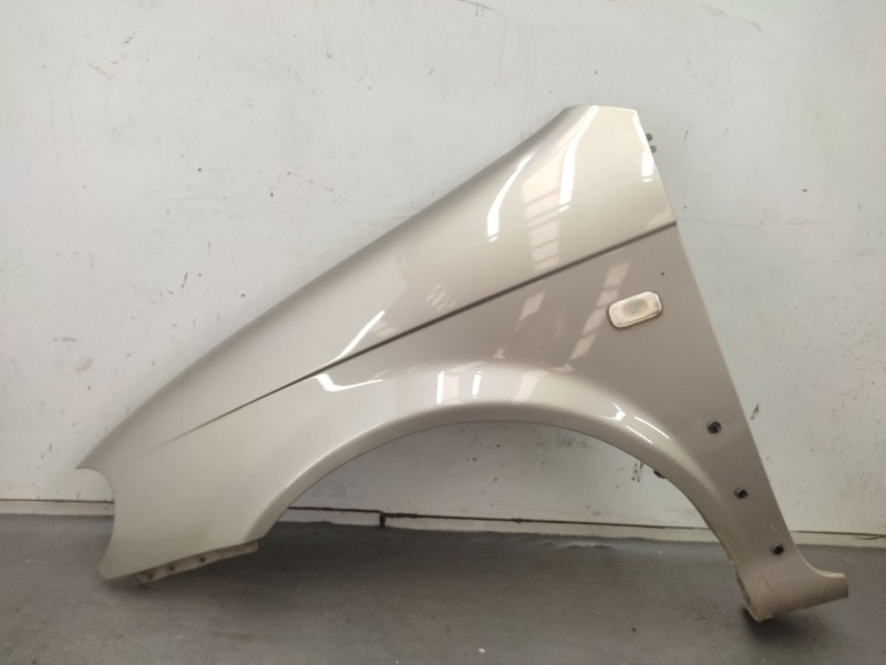 Recambio de aleta delantera izquierda para kia carnival ii (gq) 2.9 crdi referencia OEM IAM   