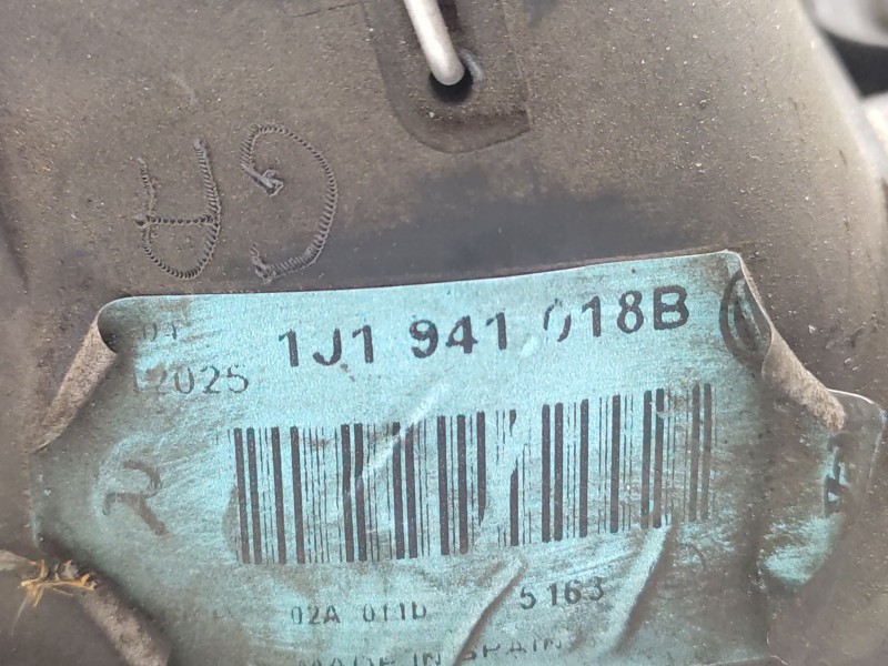 Recambio de faro derecho para volkswagen golf iv (1j1) 1.9 tdi referencia OEM IAM   