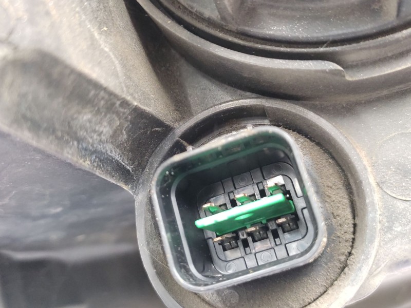 Recambio de faro izquierdo para kia sorento i (jc) 2.5 crdi referencia OEM IAM   