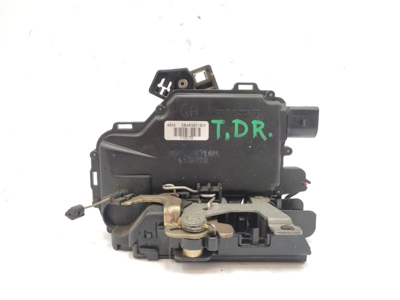 Recambio de cerradura puerta trasera derecha para volkswagen golf iv (1j1) 1.9 tdi referencia OEM IAM   