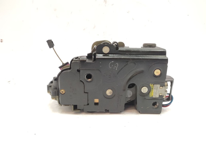Recambio de cerradura puerta trasera derecha para volkswagen golf iv (1j1) 1.9 tdi referencia OEM IAM   