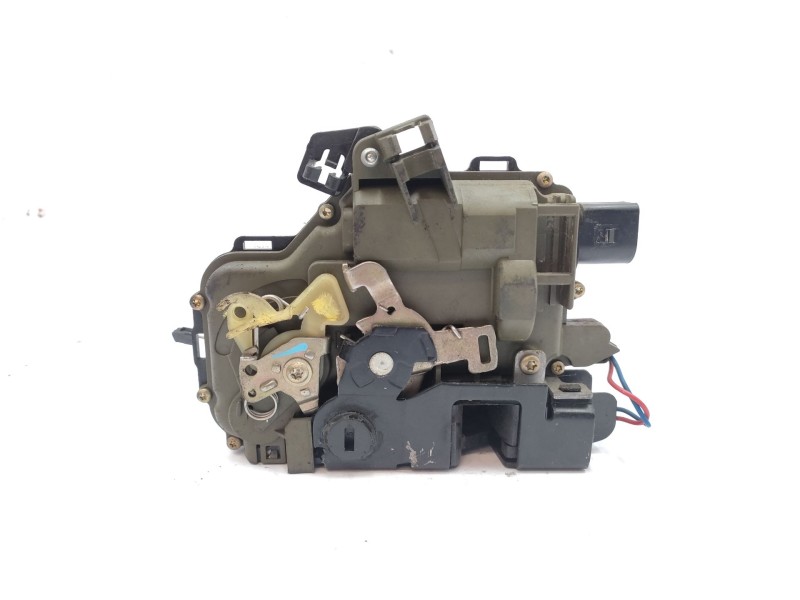 Recambio de cerradura puerta trasera izquierda para volkswagen golf iv (1j1) 1.9 tdi referencia OEM IAM   