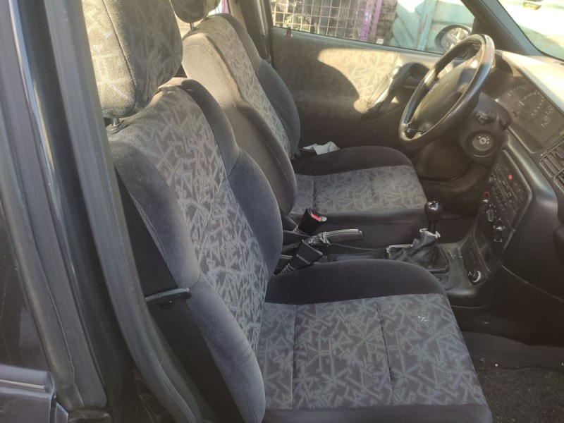opel vectra b berlina del año 1997
