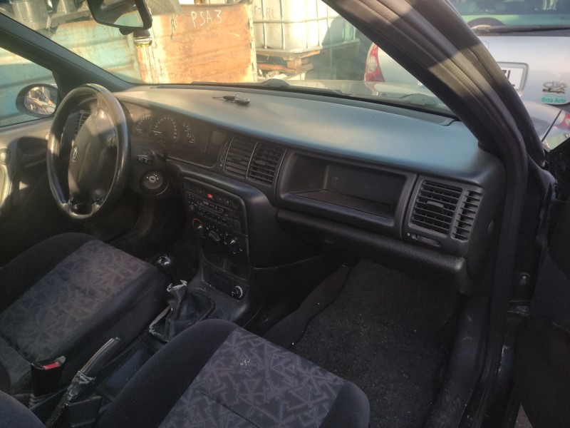 opel vectra b berlina del año 1997