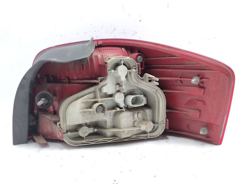 Recambio de piloto trasero izquierdo para audi a3 (8p1) 2.0 tdi 16v referencia OEM IAM  8P0945095 