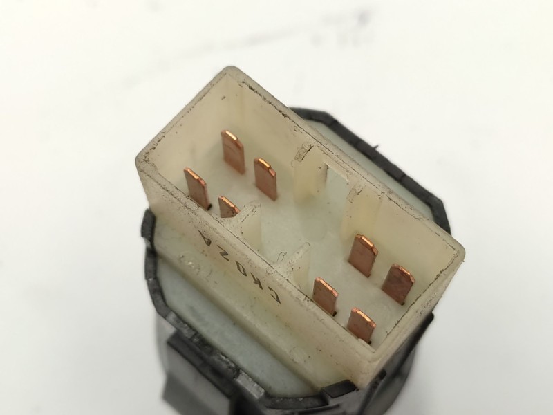 Recambio de interruptor para ssangyong korando (kj) 2.9 td referencia OEM IAM   