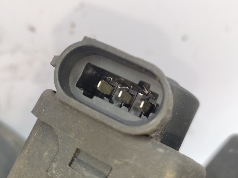 Recambio de faro derecho para renault clio ii (bb_, cb_) 1.5 dci (b/cb08) referencia OEM IAM   