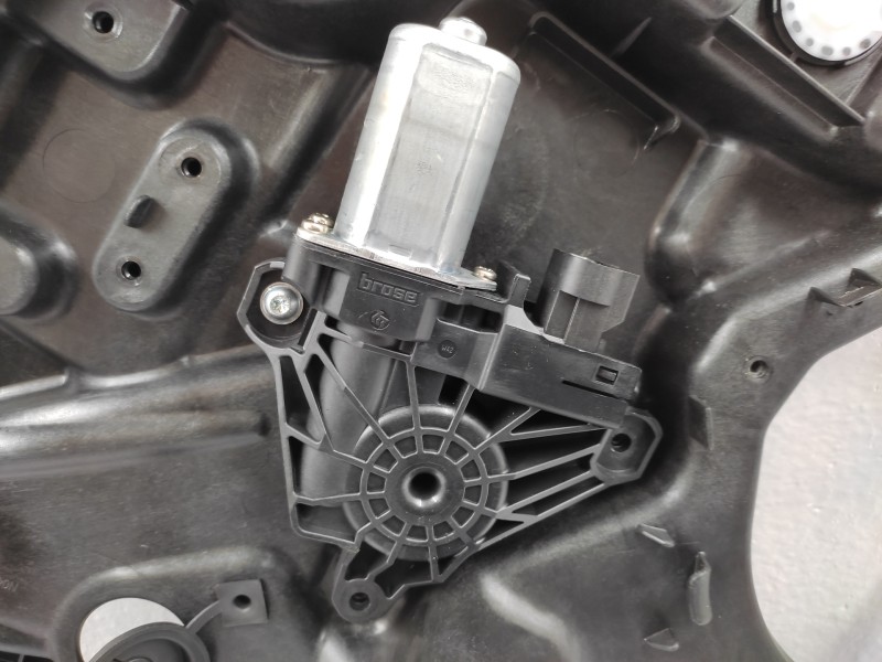 Elevalunas Trasero Izquierdo 51960725  - Fiat 500 X (334) City Cross 9