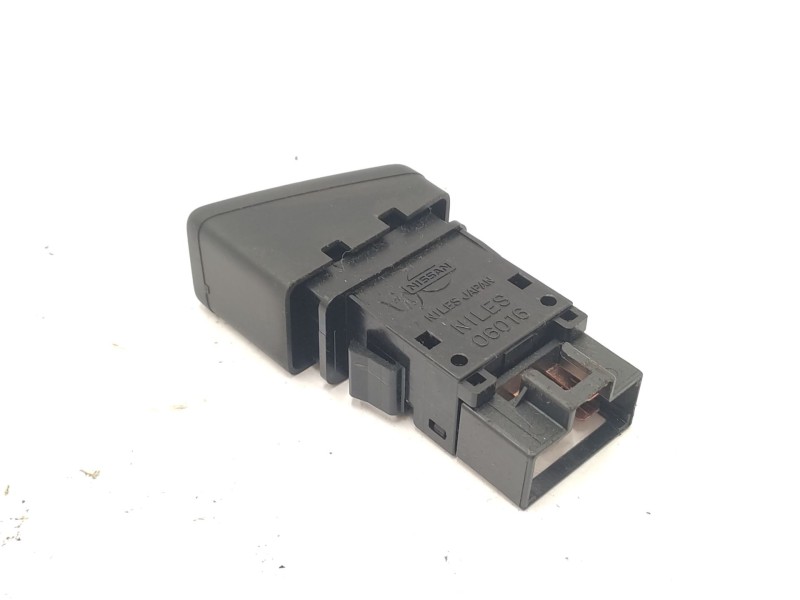 Recambio de interruptor para nissan patrol gr v wagon (y61) 3.0 dti referencia OEM IAM   