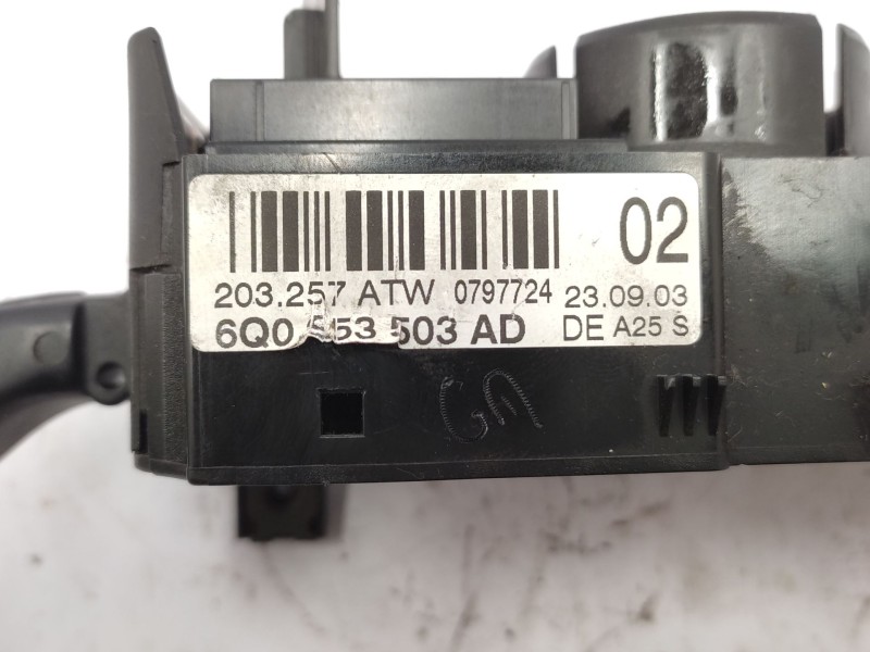 Recambio de mando multifuncion para volkswagen polo iv (9n_, 9a_) 1.9 sdi referencia OEM IAM   