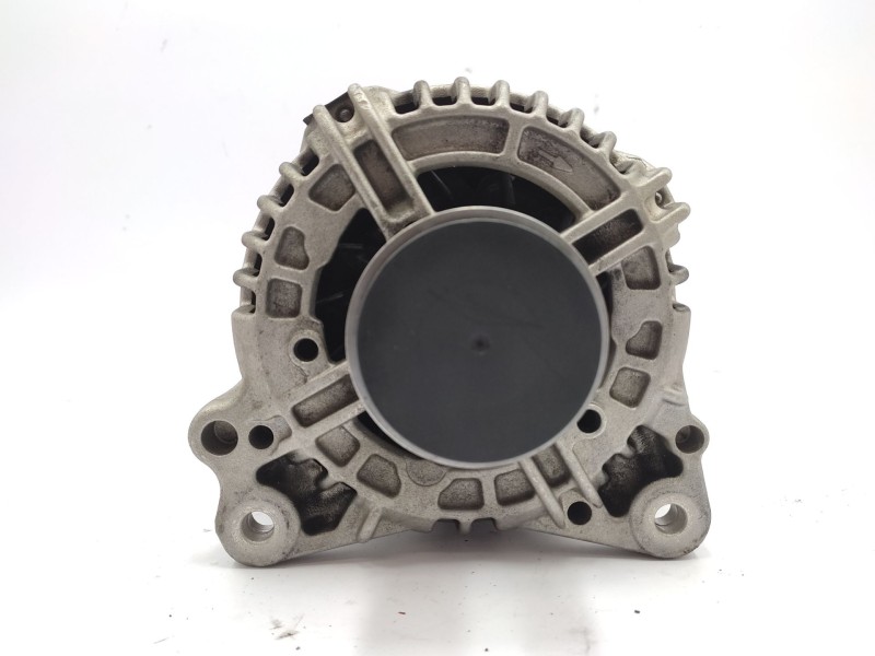 Recambio de alternador para volkswagen polo iv (9n_, 9a_) 1.9 sdi referencia OEM IAM  038903018Q 