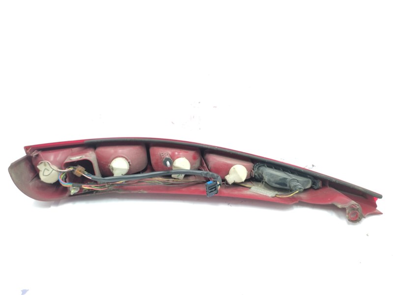 Recambio de piloto trasero derecho para nissan patrol gr v wagon (y61) 3.0 dti referencia OEM IAM  26550VD225 