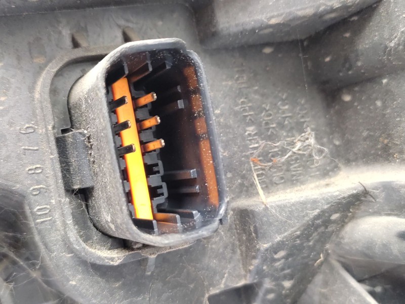 Recambio de faro derecho para renault trafic iii furgoneta (fg_) 1.6 dci 145 (fgmg) referencia OEM IAM   