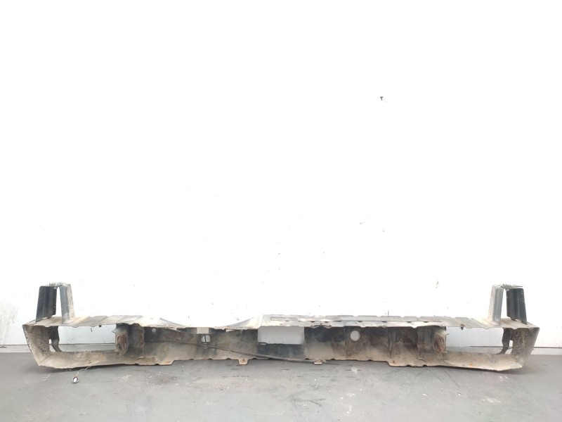 Recambio de refuerzo paragolpes trasero para nissan patrol gr v wagon (y61) 3.0 dti referencia OEM IAM  85010VD200 