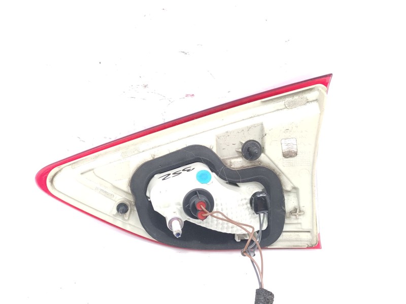 Recambio de piloto trasero izquierdo interior para ford kuga (cbs) titanium referencia OEM IAM CV4413A603BG 1938132 