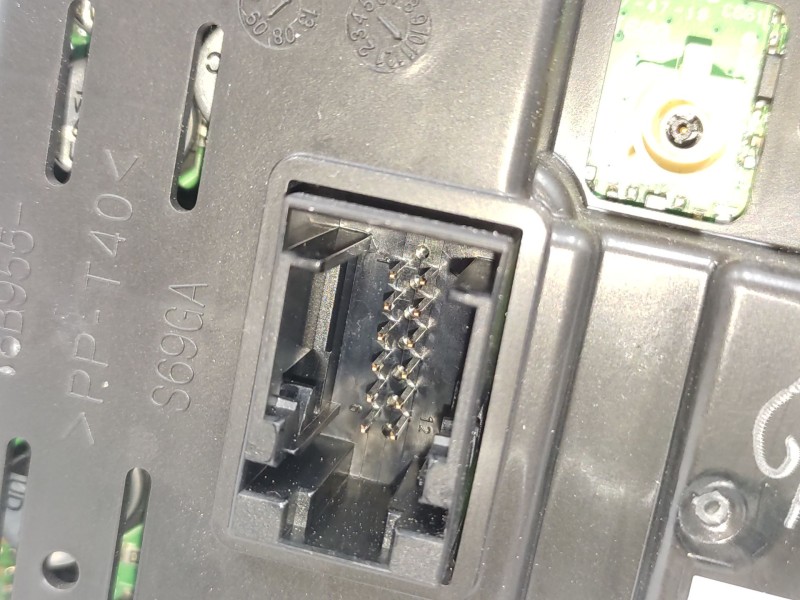 Recambio de pantalla multifuncion para ford kuga (cbs) titanium referencia OEM IAM   