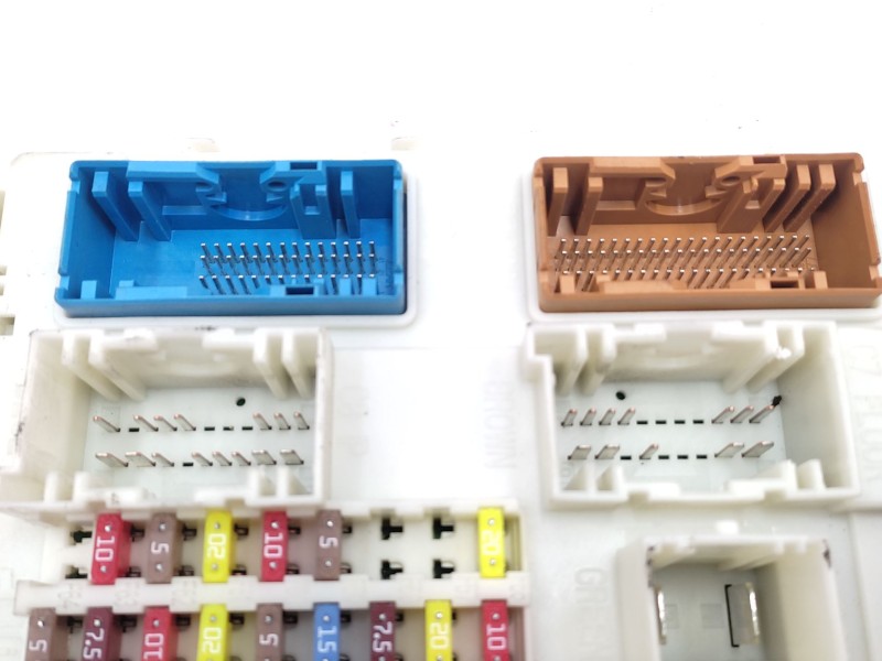 Recambio de caja reles / fusibles para ford kuga (cbs) titanium referencia OEM IAM   