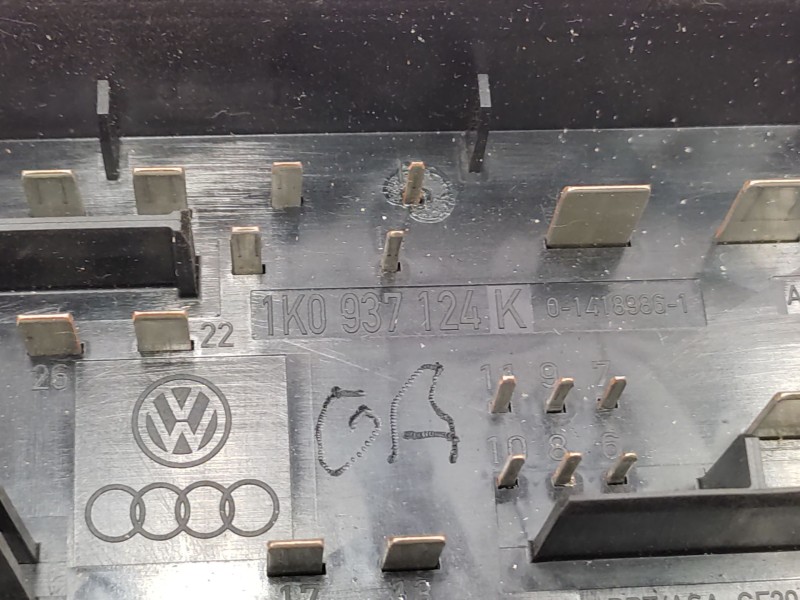 Caja Reles / Fusibles 1k0937124k  - Audi A3 (8p1) 2.0 Tdi 16v 5