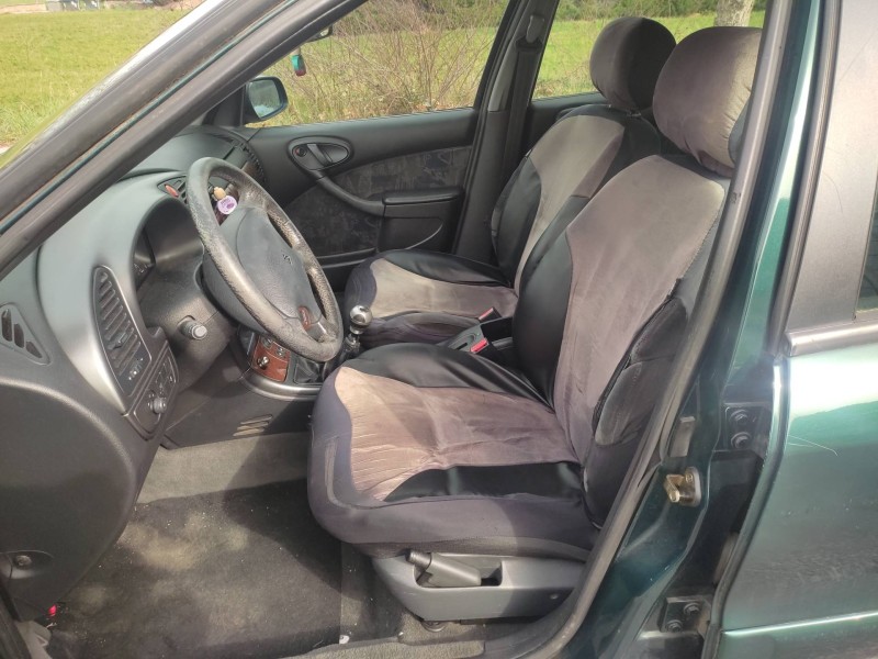 citroën xsara berlina del año 2000