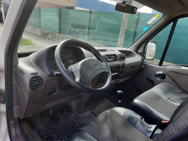 opel movano del año 2000