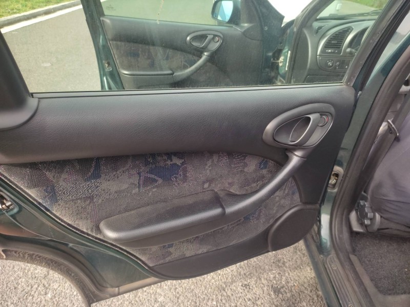 citroën xsara berlina del año 2000