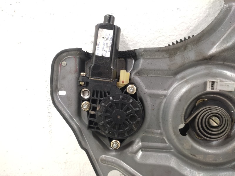 Elevalunas Delantero Derecho 824803a000  - Hyundai Trajet (fo) 2.0 Crdi Gls 5