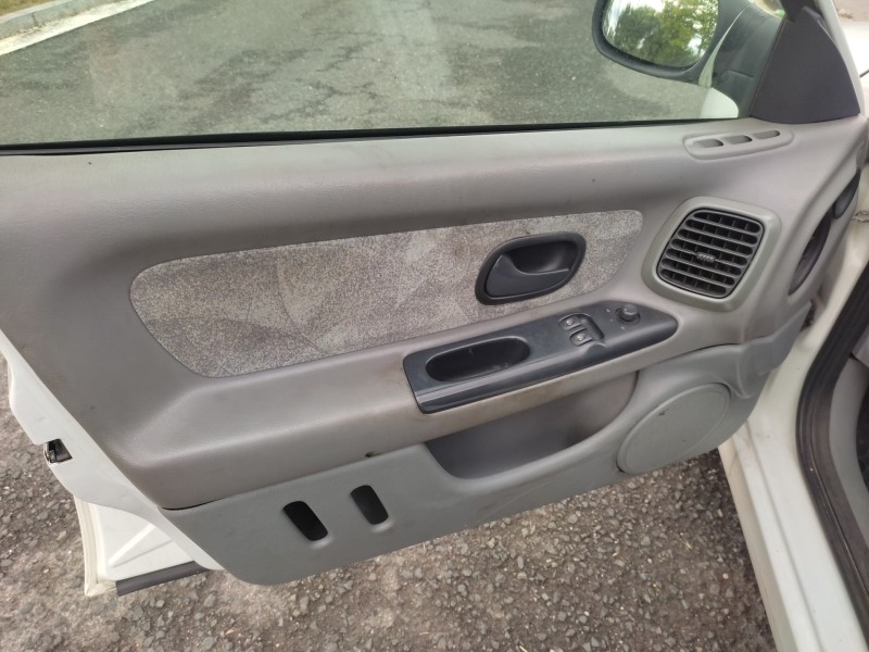 renault laguna (b56) del año 1999