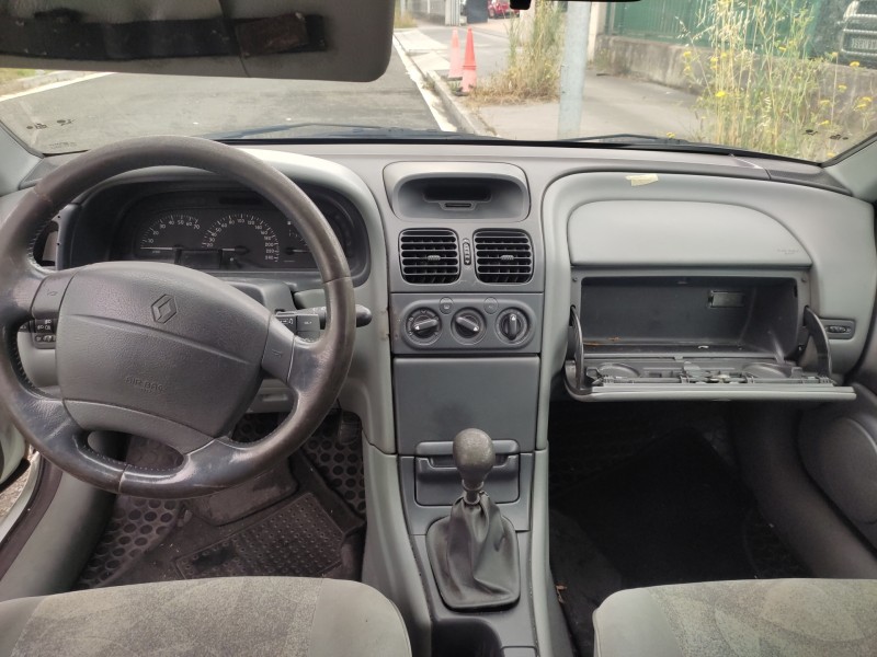 renault laguna (b56) del año 1999