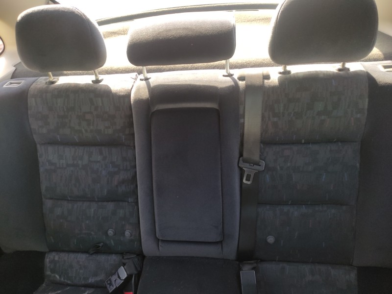 opel vectra b berlina del año 2000