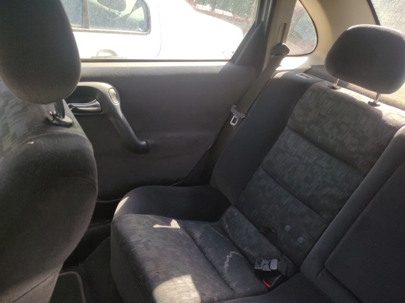 opel vectra b berlina del año 2000