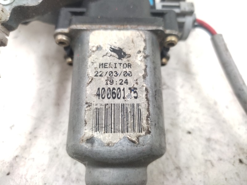 Elevalunas Delantero Izquierdo 80701bm706 0130821667  - Nissan Almera (n16/e) 1.5 16v Cat 3