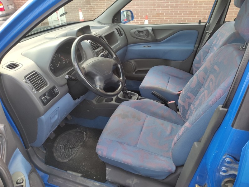 mitsubishi space star (dg0) del año 1999