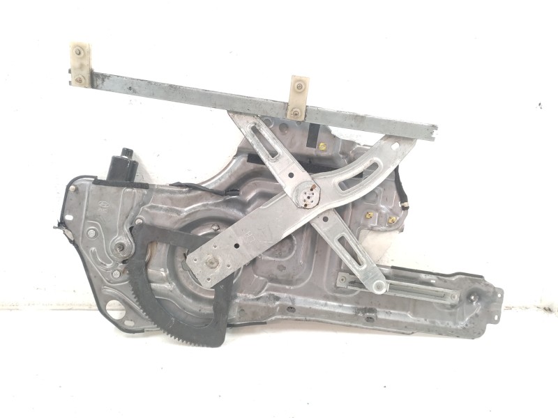 Elevalunas Delantero Izquierdo 824503a000  - Hyundai Trajet (fo) 2.0 16v Cat 5