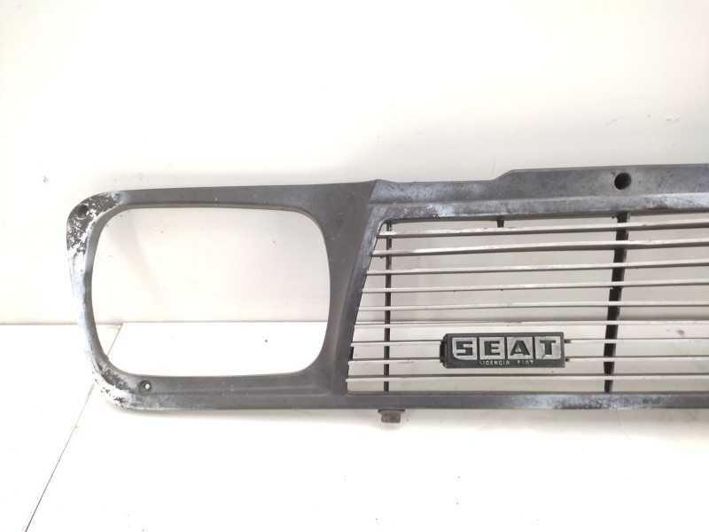 Rejilla Delantera  - Seat Fura 0.9 6