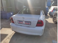 opel vectra b berlina del año 2000