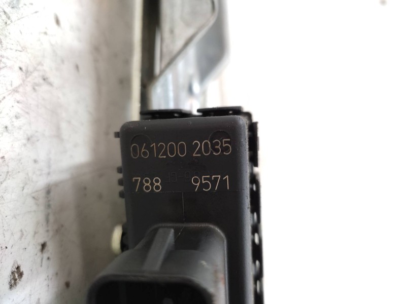Elevalunas Delantero Izquierdo 93184842  - Opel Zafira B 1.9 Cdti 4