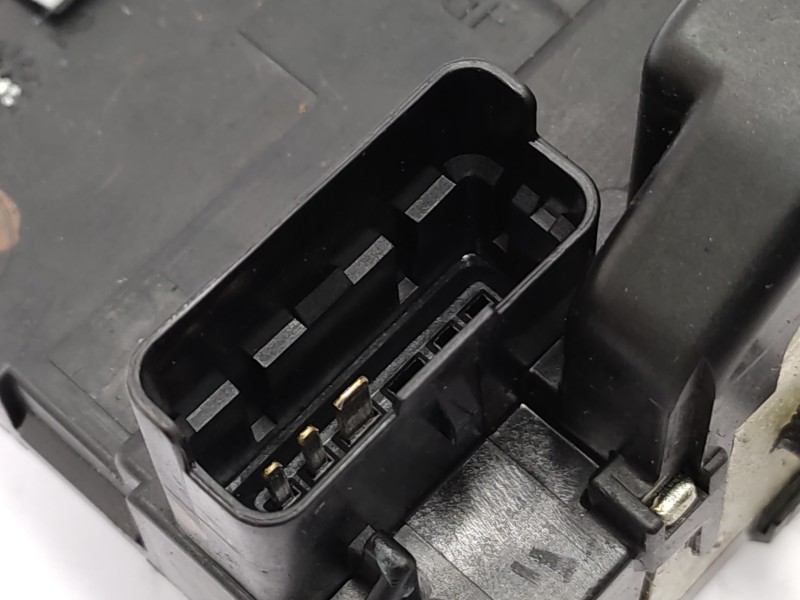 Cerradura Puerta Trasera Derecha 825003zl0a  - Nissan Pulsar (c13) 1.5 Turbodiesel Cat 4