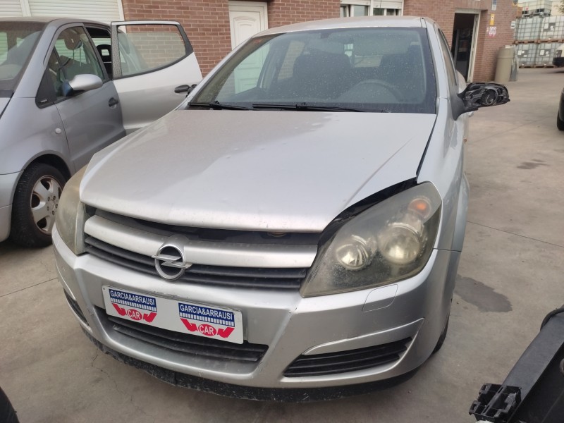 opel astra h berlina del año 2004
