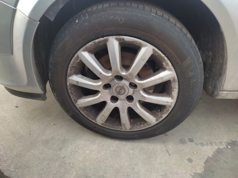 opel astra h berlina del año 2004